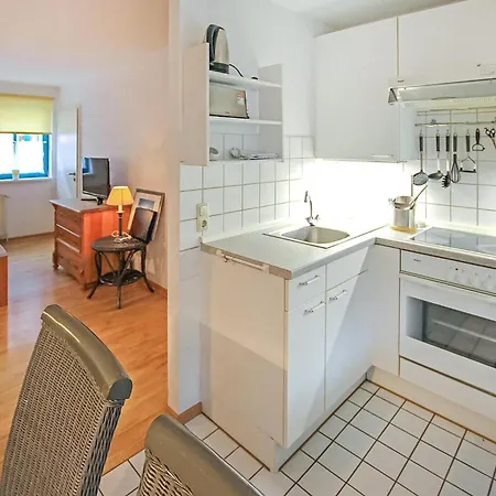 1 Bedroom Nice In Waren Mueritz Апартаменты Варен