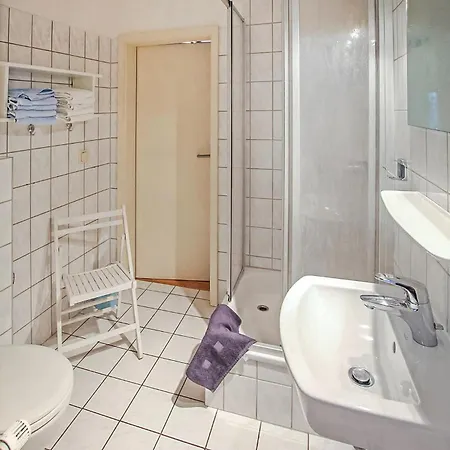 Апартаменты 1 Bedroom Nice In Waren Mueritz *